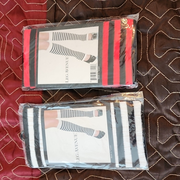 2 pairs leg Avenue leg warmers